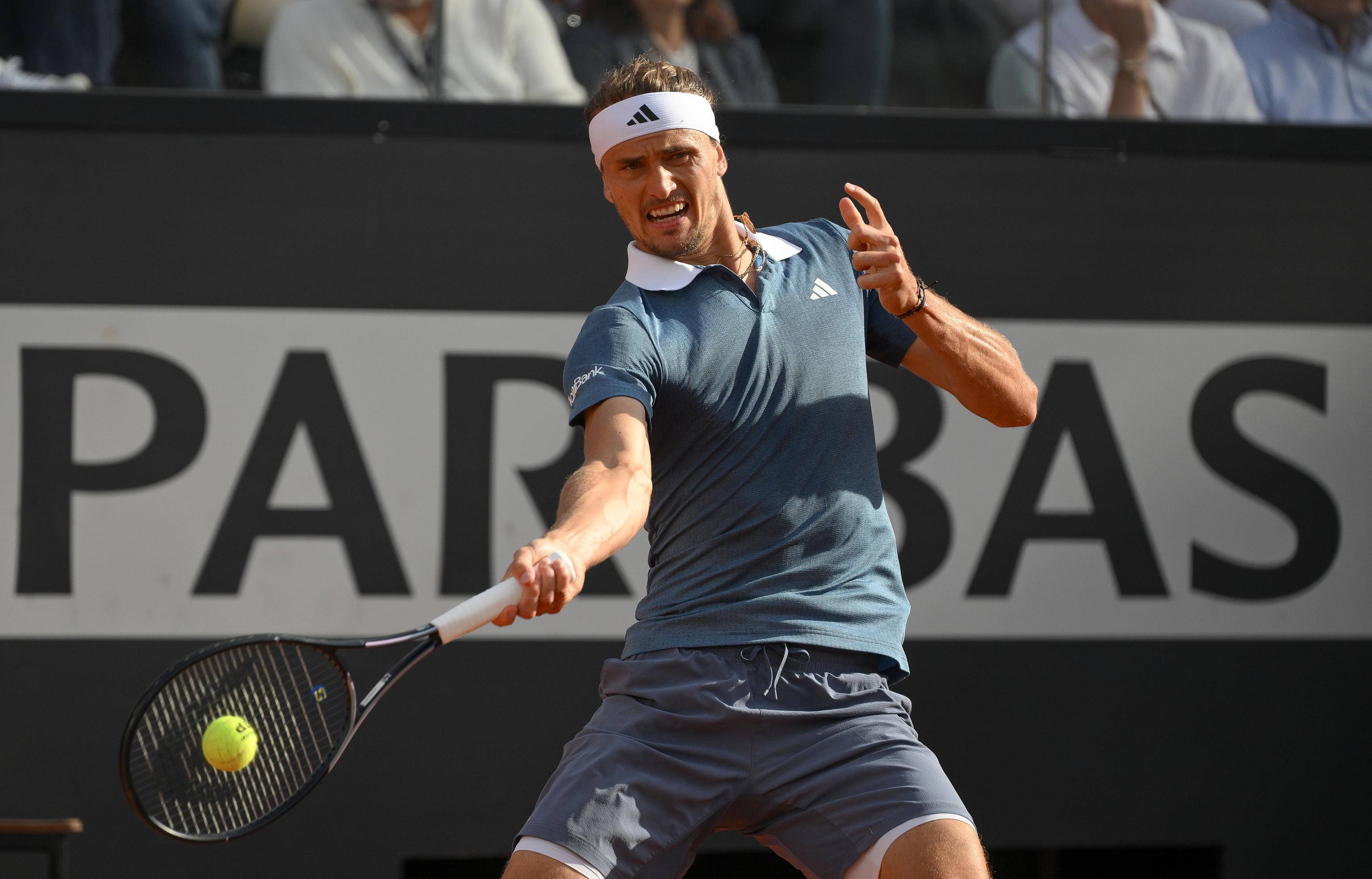 关于西班牙网球队绝杀欧洲网球队,兹维列夫高光表现的信息 关于西班牙网球队绝杀欧洲网球队,兹维列夫高光表现的信息