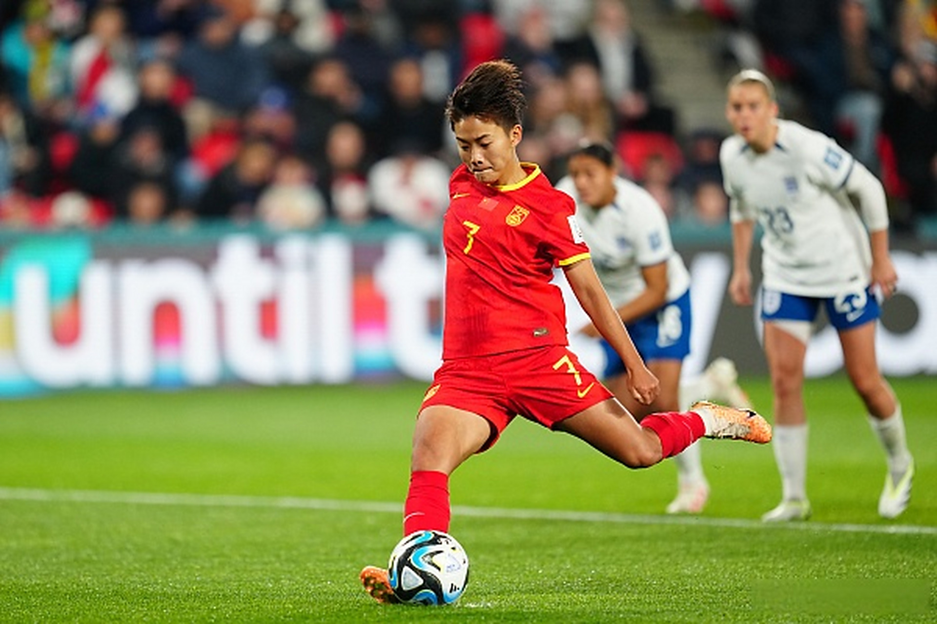 国际足球赛事中，女子联赛展露实力的简单介绍