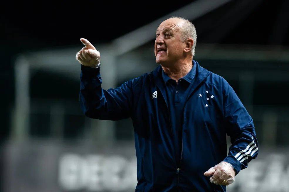 关于佛罗伦萨遭遇沉重失利,主帅下课在即的信息 关于佛罗伦萨遭遇沉重失利,主帅下课在即的信息