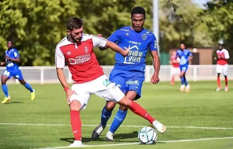 关于兰斯客场击败斯特拉斯堡，取得连胜的信息