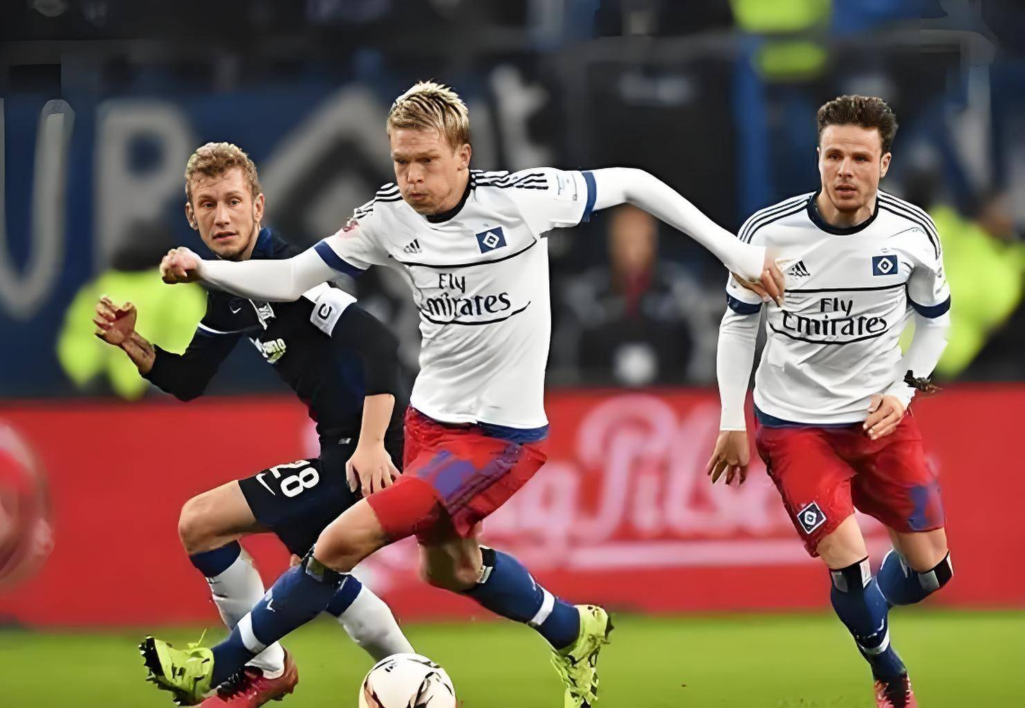 沙尔克04客场大胜：4-0击败乌德勒支的简单介绍