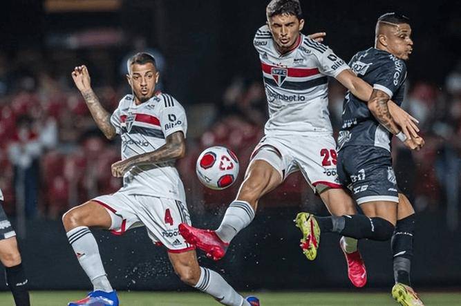 关于足球豪门交手：欧洲队对阵南美劲旅的信息