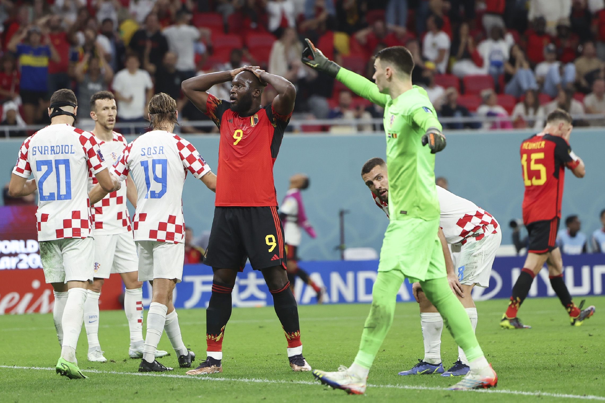 关于委内瑞拉战平克罗地亚，平稳领跑小组的信息