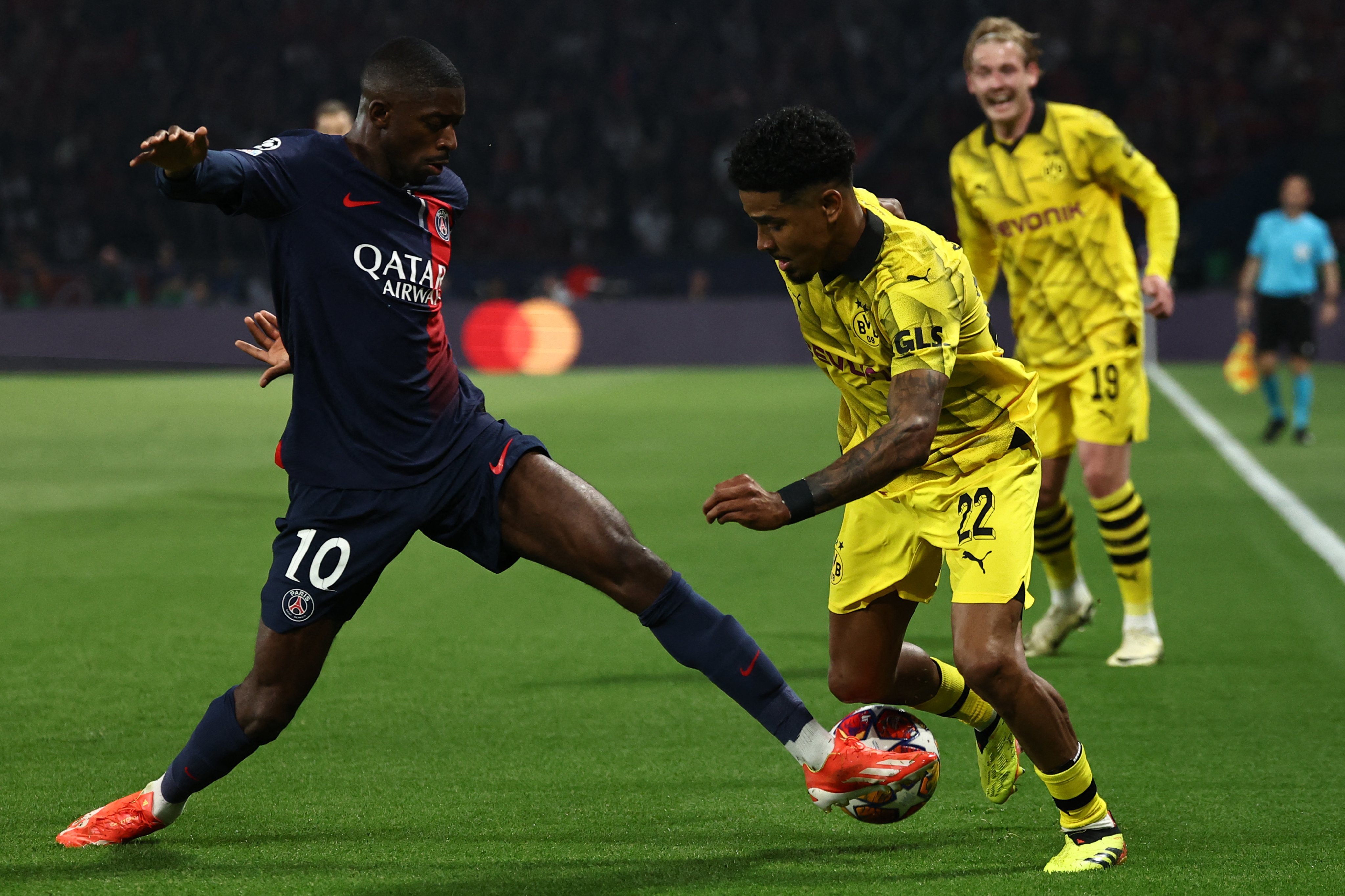 包含曼城胜利多特蒙德,四强前行的词条 包含曼城胜利多特蒙德,四强前行的词条