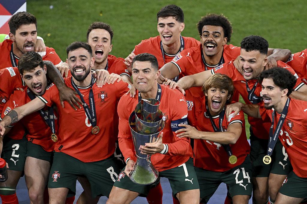 包含尤文图斯憾平葡萄牙人,未能晋级的词条 包含尤文图斯憾平葡萄牙人,未能晋级的词条