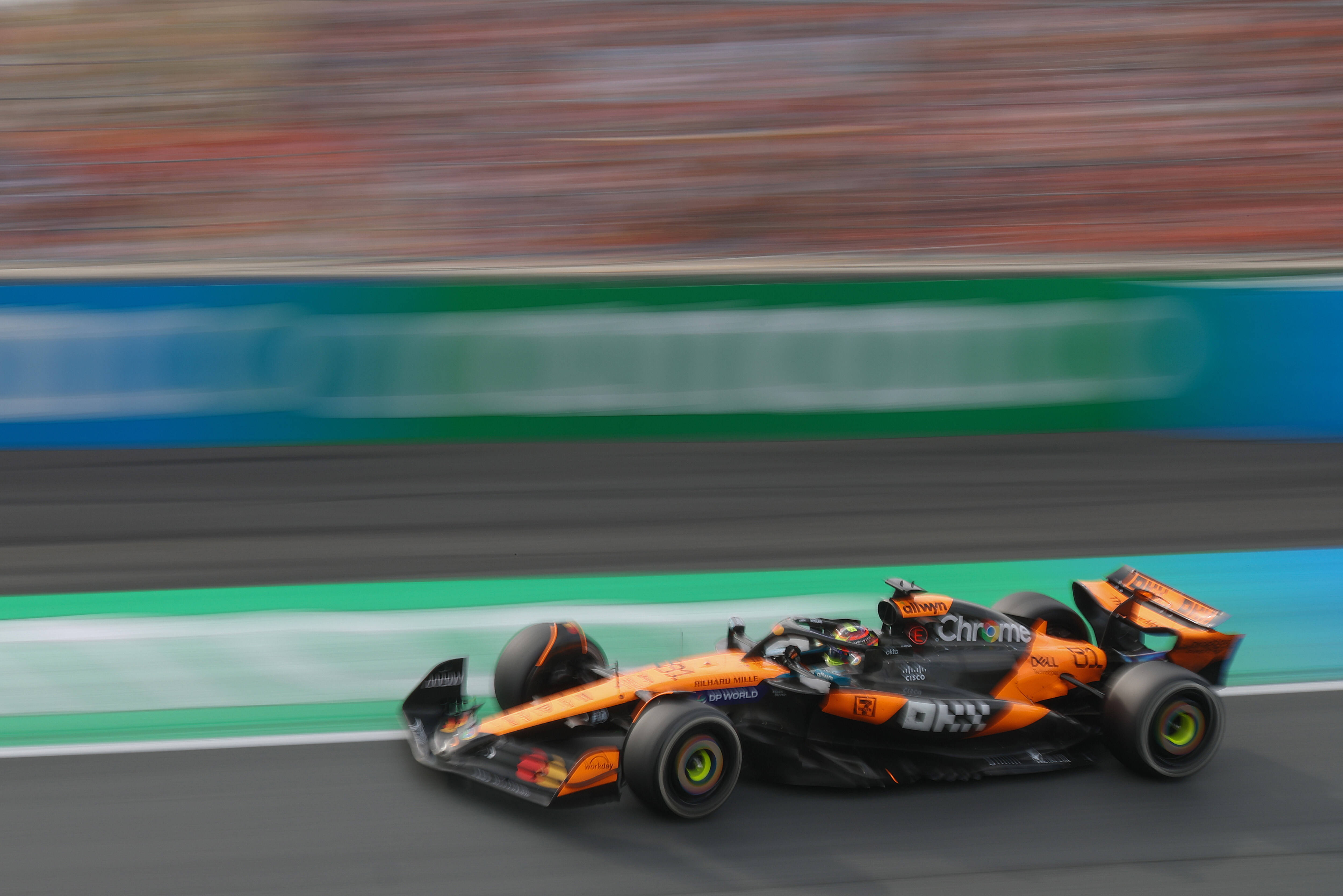 关于迈凯伦翻盘阿斯顿马丁，皮亚斯特里点燃赛场的信息