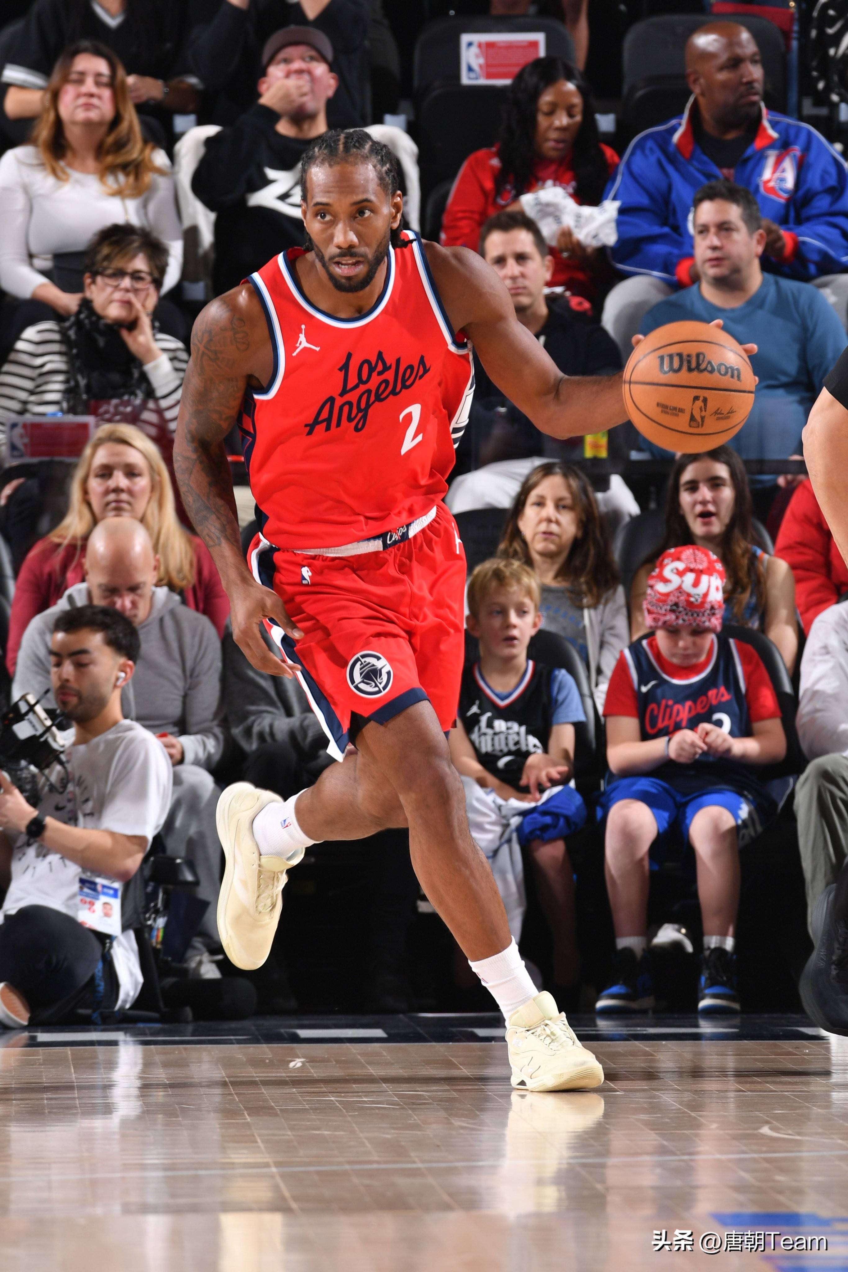 爱游戏大厅-包含广东队险胜雄鹿，伦纳德关键制胜的词条