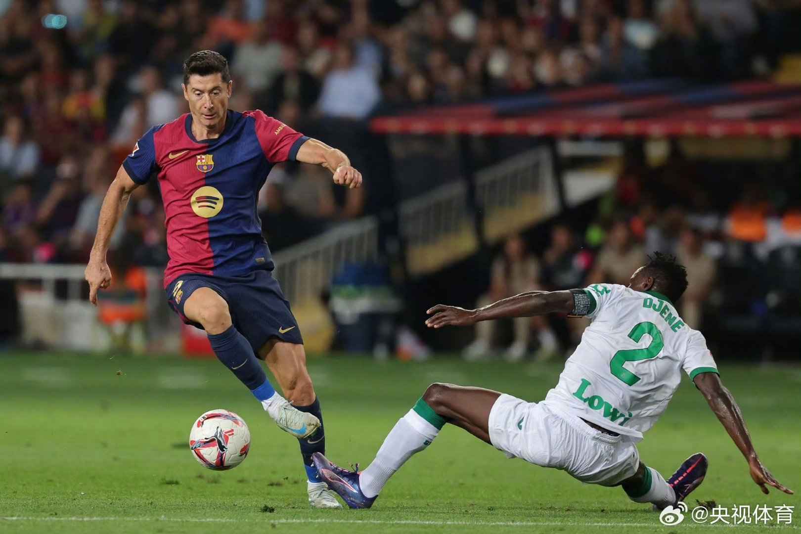 包含墨西哥逆转韩国，莱万点燃赛场的词条