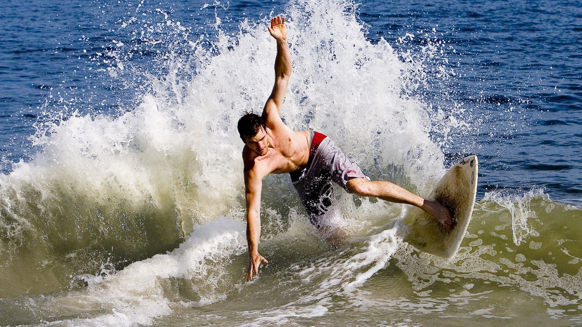 阿拉巴一锤定音，瑞士军刀强势出鞘—智利无奈吞下败果