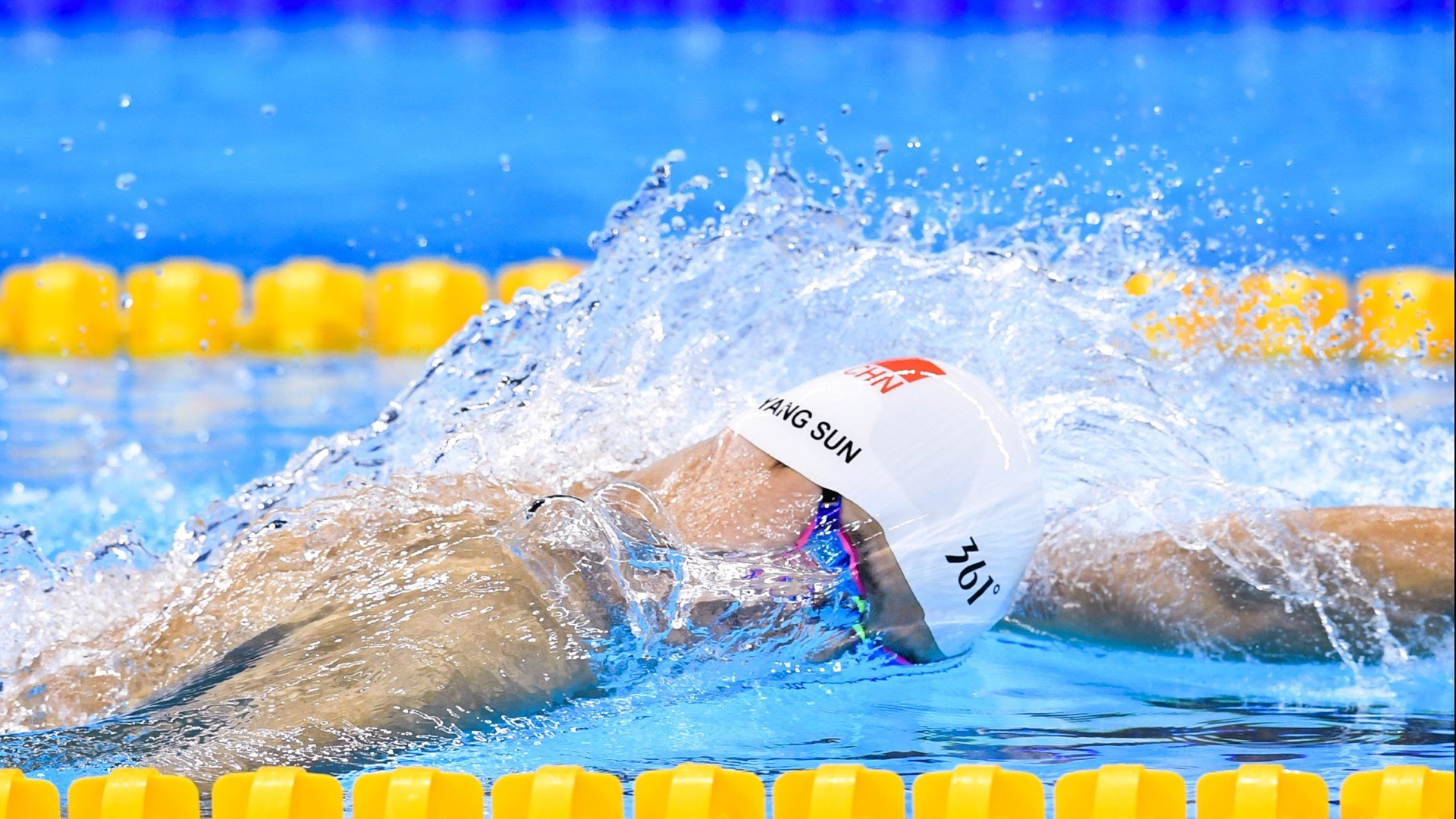 东决关键战之夜,爱德华兹用实力证明自己