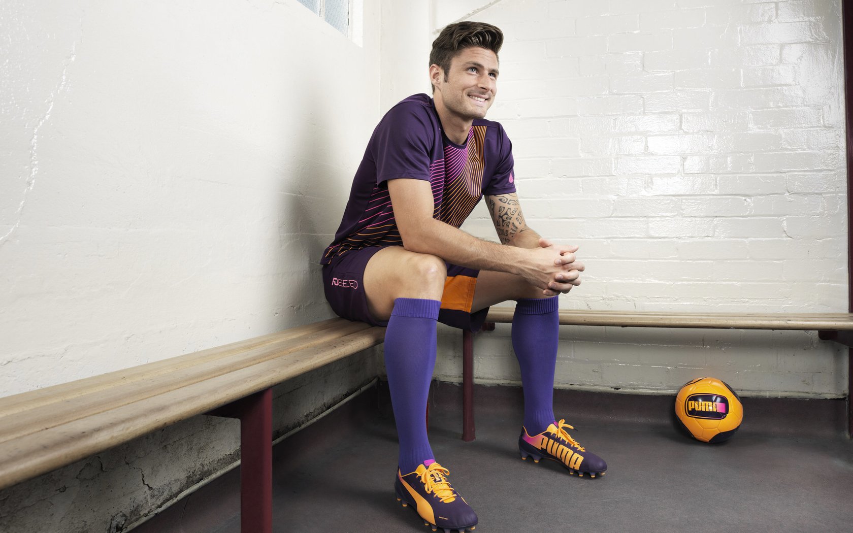 黄鸭组合惊艳四座，印度队轻取丹麦队改写羽坛格局