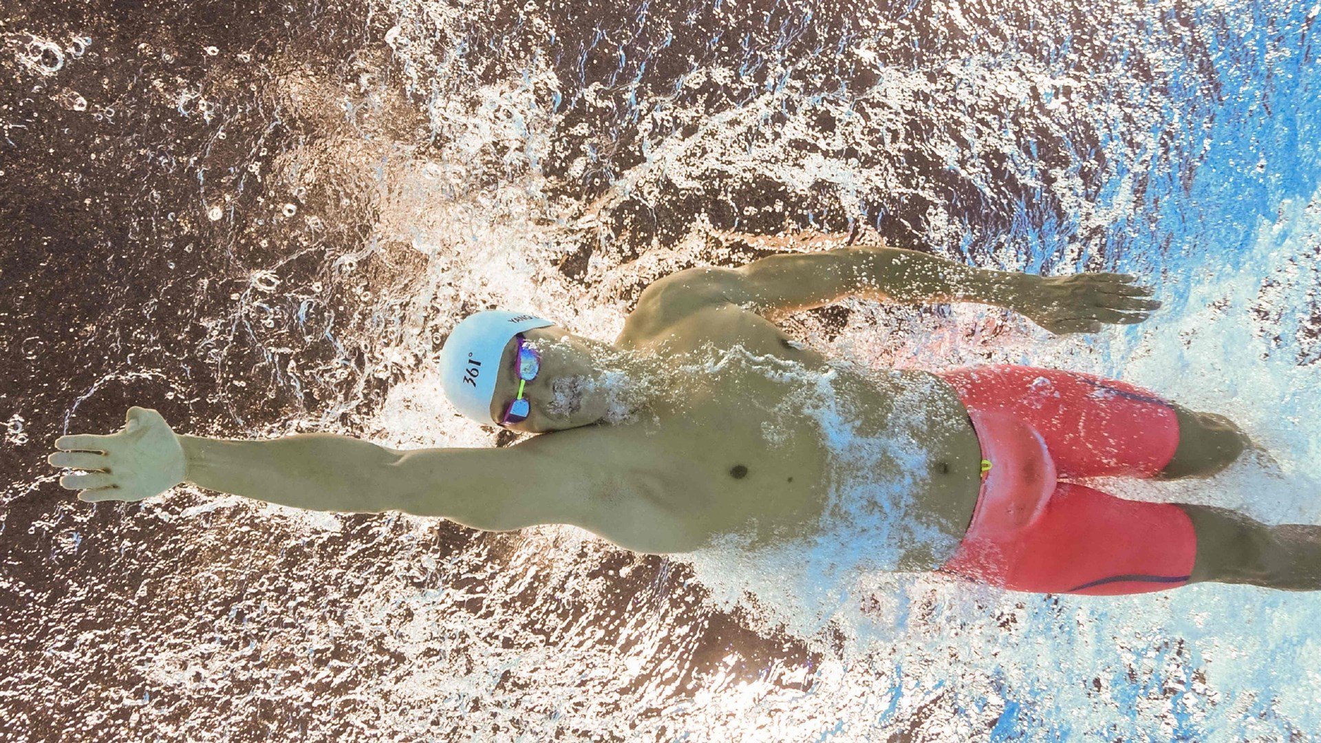 雷霆轻取上海队,张镇麟统治全场,一场定义个人英雄主义的篮球盛宴